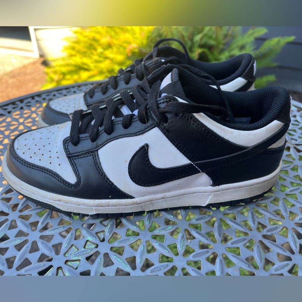 Nike Dunks Youth 6 Black and White Sneakers